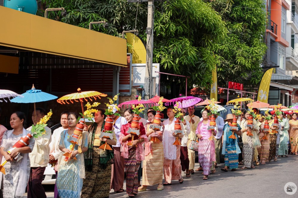 ประเพณีปอยส่างลอง หรืองานบวชลูกแก้ว