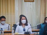 น.ส.ระวีกัญจณัฐ หริรักษ์ ผู้อำนวยการกองสวัสดิการสังคม ข้าร่วมประชุม หัวหน้าส่วนราชการ ครั้งที่ 3/2565 ประจำเดือนมีนาคม