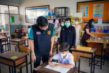 นายพีระ วงค์หมอ ผู้อำนวยการกองการศึกษา ลงพื้นที่ตรวจความเรียบร้อย สนามสอบ RT ประจำปีการศึกษา 2564