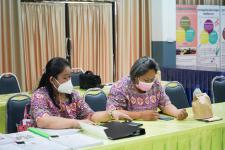 นายพีระ วงค์หมอ ผู้อำนวยการกองการศึกษา ลงเดือนผู้บริหารสถานศึกษาในสังกัดเทศบาลนครแม่สอด