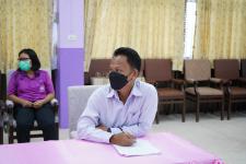 นายพีระ วงค์หมอ ผู้อำนวยการกองการศึกษา ลงเดือนผู้บริหารสถานศึกษาในสังกัดเทศบาลนครแม่สอด