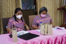 นายพีระ วงค์หมอ ผู้อำนวยการกองการศึกษา ลงเดือนผู้บริหารสถานศึกษาในสังกัดเทศบาลนครแม่สอด