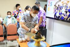 กองยุทธศาสตร์และงบประมาณ จัดกิจกรรมรดน้ำดำหัว เนื่องในประเพณีสงกรานต์ ประจำปี 2565