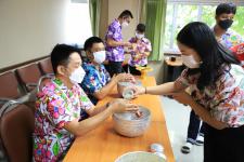 กองยุทธศาสตร์และงบประมาณ จัดกิจกรรมรดน้ำดำหัว เนื่องในประเพณีสงกรานต์ ประจำปี 2565