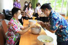 กองยุทธศาสตร์และงบประมาณ จัดกิจกรรมรดน้ำดำหัว เนื่องในประเพณีสงกรานต์ ประจำปี 2565