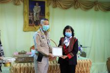 โครงการฝึกอาชีพให้ความรู้ชุมชนในเขตเทศบาลนครแม่สอดระยะยาว ประจำปีงบประมาณ 2564 หลักสูตรที่ 1 ดอกไม้ประดิษฐ์จากริบบิ้นผ้า