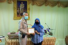 โครงการฝึกอาชีพให้ความรู้ชุมชนในเขตเทศบาลนครแม่สอดระยะยาว ประจำปีงบประมาณ 2564 หลักสูตรที่ 1 ดอกไม้ประดิษฐ์จากริบบิ้นผ้า