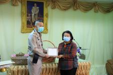 โครงการฝึกอาชีพให้ความรู้ชุมชนในเขตเทศบาลนครแม่สอดระยะยาว ประจำปีงบประมาณ 2564 หลักสูตรที่ 1 ดอกไม้ประดิษฐ์จากริบบิ้นผ้า