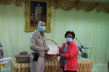 โครงการฝึกอาชีพให้ความรู้ชุมชนในเขตเทศบาลนครแม่สอดระยะยาว ประจำปีงบประมาณ 2564 หลักสูตรที่ 1 ดอกไม้ประดิษฐ์จากริบบิ้นผ้า