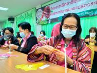 โครงการฝึกอาชีพให้ความรู้ชุมชนในเขตเทศบาลนครแม่สอดระยะยาว ประจำปีงบประมาณ 2564 หลักสูตรที่ 1 ดอกไม้ประดิษฐ์จากริบบิ้นผ้า