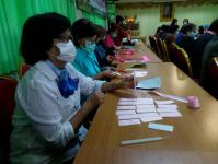 โครงการฝึกอาชีพให้ความรู้ชุมชนในเขตเทศบาลนครแม่สอดระยะยาว ประจำปีงบประมาณ 2564 หลักสูตรที่ 1 ดอกไม้ประดิษฐ์จากริบบิ้นผ้า