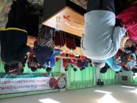 โครงการฝึกอาชีพให้ความรู้ชุมชนในเขตเทศบาลนครแม่สอดระยะยาว ประจำปีงบประมาณ 2564 หลักสูตรที่ 1 ดอกไม้ประดิษฐ์จากริบบิ้นผ้า