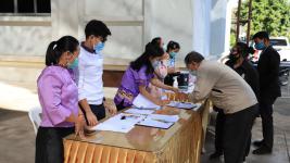 โครงการฝึกอาชีพให้ความรู้ชุมชนในเขตเทศบาลนครแม่สอดระยะยาว ประจำปีงบประมาณ 2564 หลักสูตรที่ 1 ดอกไม้ประดิษฐ์จากริบบิ้นผ้า