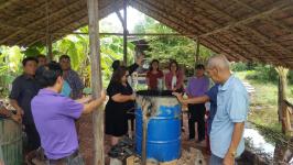 คุณมงคล เกียรติวงษ์ ผู้สูงอายุชุมชนอินทรคีรี ปราชญ์เรื่อง เตาถ่านชีวภาพ