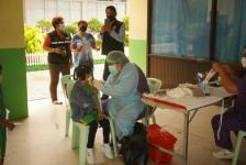 ผู้อำนวยการกองการศึกษา ลงพื้นที่ตรวจความเรียบร้อยการฉีดวัคซีนเข็มที่ 2 สำหรับนักเรียนอายุ 5-11 ปี โรงเรียนเทศบาลวัดมณีไพรสณฑ์