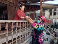 งานส่งเสริมและสวัสดิการสังคม ได้ออกบริการประชาชนโดยการแจกเบี้ยยังชีพผู้สูงอายุ ผู้พิการ ณ ที่ทำการชุมชนแต่ละชุมชน ทั้ง 20ชุมชน