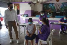 เทศบาลนครแม่สอดจัดบริการฉีดวัคซีนเข็มที่ 2 สำหรับนักเรียนอายุ 5-11 ปี ณ โรงเรียนเทศบาลวัดบุญญาวาส