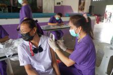 เทศบาลนครแม่สอดจัดบริการฉีดวัคซีนเข็มที่ 2 สำหรับนักเรียนอายุ 5-11 ปี ณ โรงเรียนเทศบาลวัดบุญญาวาส