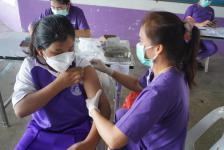 เทศบาลนครแม่สอดจัดบริการฉีดวัคซีนเข็มที่ 2 สำหรับนักเรียนอายุ 5-11 ปี ณ โรงเรียนเทศบาลวัดบุญญาวาส