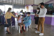 เทศบาลนครแม่สอดจัดบริการฉีดวัคซีนเข็มที่ 2 สำหรับนักเรียนอายุ 5-11 ปี ณ โรงเรียนเทศบาลวัดบุญญาวาส