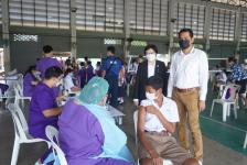 เทศบาลนครแม่สอดจัดบริการฉีดวัคซีนเข็มที่ 2 สำหรับนักเรียนอายุ 5-11 ปี ณ โรงเรียนเทศบาลวัดบุญญาวาส