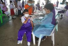 เทศบาลนครแม่สอดจัดบริการฉีดวัคซีนเข็มที่ 2 สำหรับนักเรียนอายุ 5-11 ปี ณ โรงเรียนเทศบาลวัดบุญญาวาส