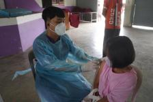 เทศบาลนครแม่สอดจัดบริการฉีดวัคซีนเข็มที่ 2 สำหรับนักเรียนอายุ 5-11 ปี ณ โรงเรียนเทศบาลวัดบุญญาวาส