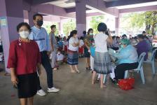 เทศบาลนครแม่สอดจัดบริการฉีดวัคซีนเข็มที่ 2 สำหรับนักเรียนอายุ 5-11 ปี ณ โรงเรียนเทศบาลวัดชุมพลคีรี