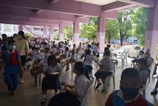 เทศบาลนครแม่สอดจัดบริการฉีดวัคซีนเข็มที่ 2 สำหรับนักเรียนอายุ 5-11 ปี ณ โรงเรียนเทศบาลวัดชุมพลคีรี