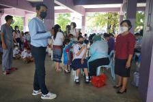 เทศบาลนครแม่สอดจัดบริการฉีดวัคซีนเข็มที่ 2 สำหรับนักเรียนอายุ 5-11 ปี ณ โรงเรียนเทศบาลวัดชุมพลคีรี