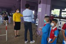 เทศบาลนครแม่สอดจัดบริการฉีดวัคซีนเข็มที่ 2 สำหรับนักเรียนอายุ 5-11 ปี ณ โรงเรียนเทศบาลวัดชุมพลคีรี