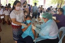 เทศบาลนครแม่สอดจัดบริการฉีดวัคซีนเข็มที่ 2 สำหรับนักเรียนอายุ 5-11 ปี ณ โรงเรียนเทศบาลวัดชุมพลคีรี