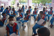 เทศบาลนครแม่สอดจัดบริการฉีดวัคซีนเข็มที่ 2 สำหรับนักเรียนอายุ 5-11 ปี ณ โรงเรียนเทศบาลวัดชุมพลคีรี