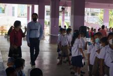 เทศบาลนครแม่สอดจัดบริการฉีดวัคซีนเข็มที่ 2 สำหรับนักเรียนอายุ 5-11 ปี ณ โรงเรียนเทศบาลวัดชุมพลคีรี