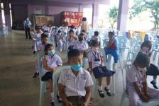 เทศบาลนครแม่สอดจัดบริการฉีดวัคซีนเข็มที่ 2 สำหรับนักเรียนอายุ 5-11 ปี ณ โรงเรียนเทศบาลวัดชุมพลคีรี