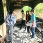 งานสังคมสงเคราะห์ ลงพื้นที่ชุมชนสองแคว 1 ครัวเรือนผ้ประสบเหตุอัคคีภัย เมื่อวันที่ 15 พฤษภาคม 2565 ที่ผ่านมา