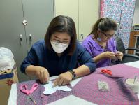 กิจกรรมประดิษฐ์ผีเสื้อจากผ้าไทย