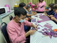 กิจกรรมประดิษฐ์ผีเสื้อจากผ้าไทย