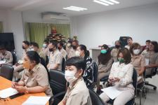 ประชุมพนักงาน พนักงานจ้าง กองการศึกษาเทศบาลนครแม่สอด