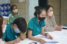 รองนายกเทศมนตรีนครแม่สอดนครแม่สอด จัดประชุมพนักงานเทศบาล พนักงานจ้าง กองการศึกษาเทศบาลนครแม่สอด