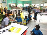 คลินิกชุมชนอบอุ่นเทศบาลนครแม่สอด ออกให้บริการตรวจสุขภาพเด็กนักเรียนศูนย์พัฒนาเด็กเล็กวัดอรัญญเขต