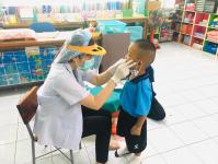คลินิกชุมชนอบอุ่นเทศบาลนครแม่สอด ออกให้บริการตรวจสุขภาพเด็กนักเรียนศูนย์พัฒนาเด็กเล็กวัดอรัญญเขต