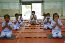 เทศบาลนครแม่สอด โดยโรงเรียนเทศบาลวัดชุมพลคีรีจัดโครงการกิจกรรมฝึกจิตสมาธิสำหรับเด็กปฐมวัย