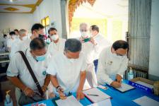 เทศบาลนครแม่สอดร่วมกับวัดแม่ซอดหน้าด่าน ร่วมสืบสานประเพณีแล้อุ๊ปั๊ดตะก่า ประจำปี 2565