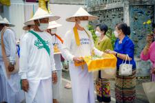 เทศบาลนครแม่สอดร่วมกับวัดแม่ซอดหน้าด่าน ร่วมสืบสานประเพณีแล้อุ๊ปั๊ดตะก่า ประจำปี 2565