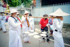 เทศบาลนครแม่สอดร่วมกับวัดแม่ซอดหน้าด่าน ร่วมสืบสานประเพณีแล้อุ๊ปั๊ดตะก่า ประจำปี 2565