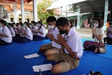 โรงเรียนในสังกัดเทศบาลนครแม่สอด จัดกิจกรรมแห่เทียนจำนำพรรษา ประจำปี 2565