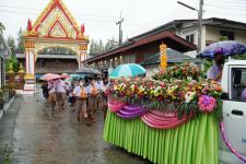 โรงเรียนในสังกัดเทศบาลนครแม่สอด จัดกิจกรรมแห่เทียนจำนำพรรษา ประจำปี 2565