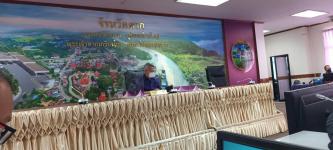 ตัวแทนนักเรียน และผู้ฝึกสอนกีฬา โรงเรียนกีฬาเทศบาลนครแม่สอดเข้าพบผู้ว่าราชการจังหวัดเพื่อรับโอวาทเป็นขวัญและกำลังใจ