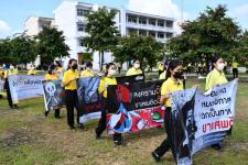 โรงเรียนเทศบาลเฉลิมพระเกียรติฯ กิจกรรมนักเรียนรณรงค์ป้องกันภัยโรคไข้เลือดออกและกิจกรรมป้องกันยาเสพติดในสถานศึกษาและชุมชน